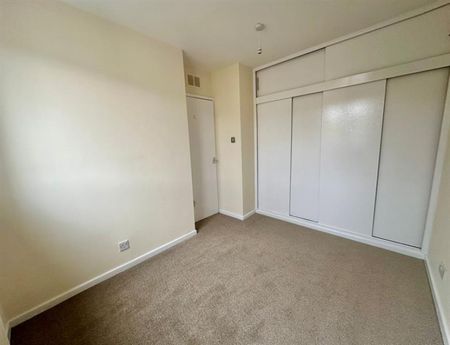 3 Bedroom End Terrace To Let - Photo 3