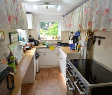 3 bedroom semi-detached house to rent - Photo 6