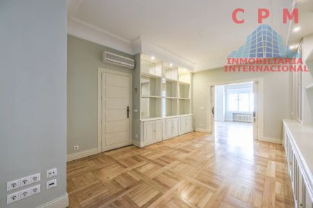Piso de alquiler en Almagro - Photo 2