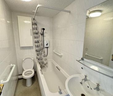 3 bedroom terraced house to rent - Photo 6