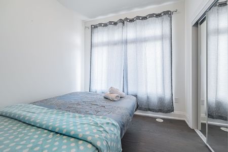 For Lease - 3296 Taha Gardens, Oakville, Ontario - Photo 5