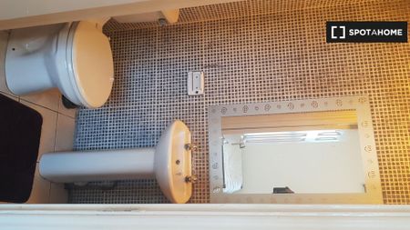 Room in a shared 7-bedroom flat for rent in Ballybough - Photo 3