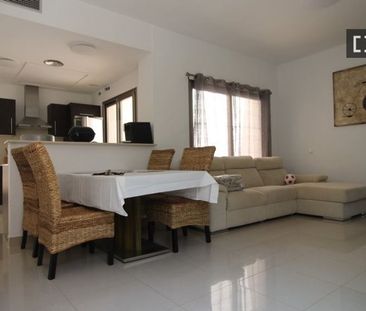 3 room luxury Flat for rent in Torrevieja, Valencia - Photo 3