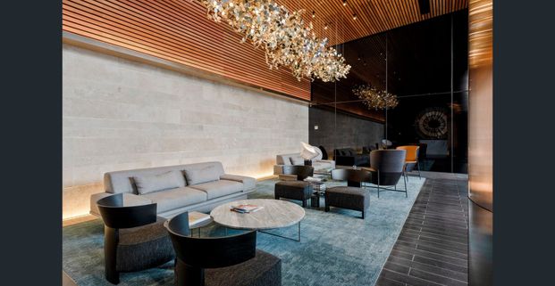 Breathtaking Views From Top Floor Apartment - Photo 1