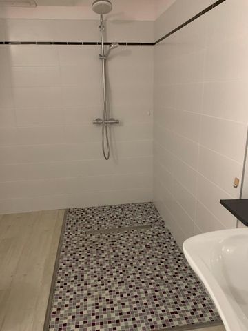 Location Maison 6 pièces 196m² LIVRON SUR DROME 26250 - Photo 4