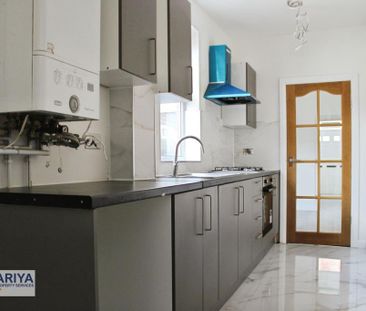 4 bedroom terraced house to rent - Photo 3