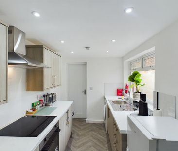 4 bedroom house of multiple occupation to rent - Photo 4