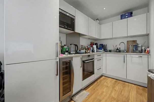 Queensland Road, London, N7 - Photo 1