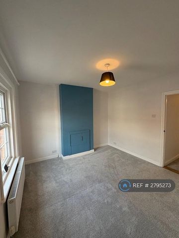 3 bedroom terraced house to rent - Photo 3