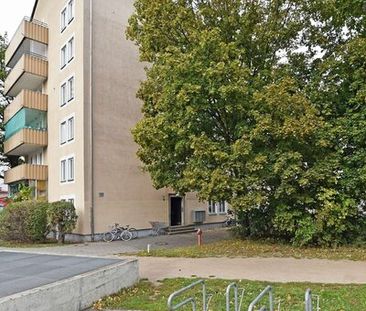 Gute Anbindung an den ÖPNV - Foto 6