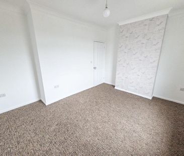 2 bedroom semi-detached house to rent - Photo 5