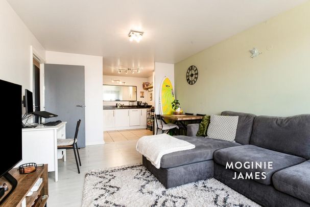 2 bedroom flat to rent - Photo 1