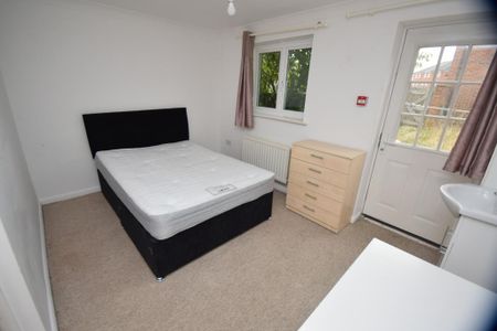 5 bedroom house to rent - Photo 2