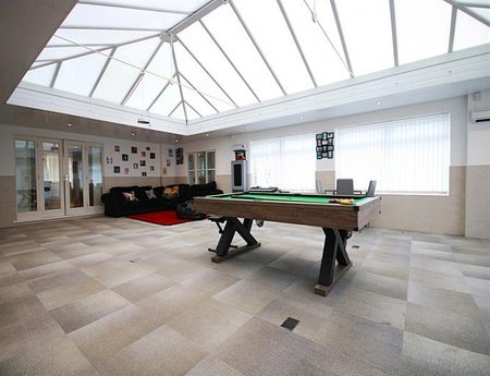 6 Bedroom Detached To Let - Photo 5