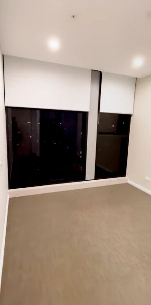 2b2b-1116 mascot - Photo 1