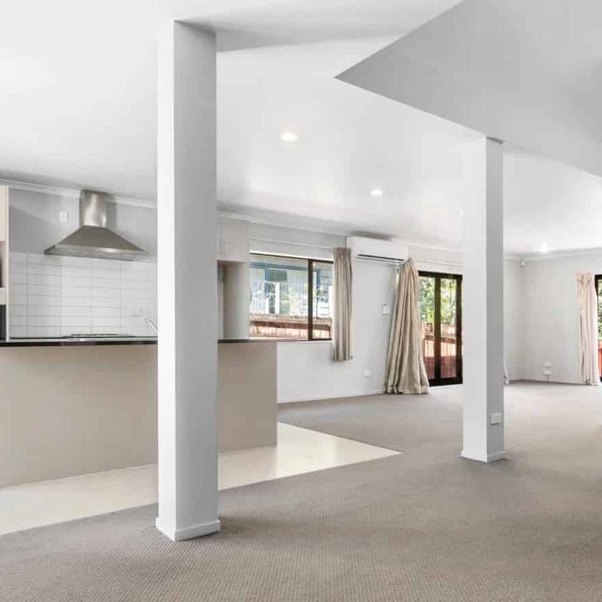 Stunning Property In Sought-After Location in ... - Photo 1
