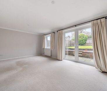 Pegasus Close, Haslemere - 3 bedrooms Property for lettings - Seymours - Photo 2