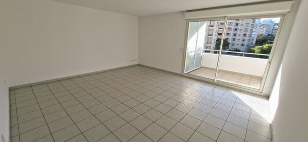 Location Appartement 3 pièces 76m² MARSEILLE 8ème - Photo 1