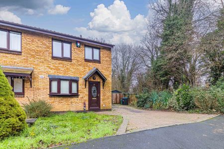 3 bed Semi Detached House for rent - Photo 5