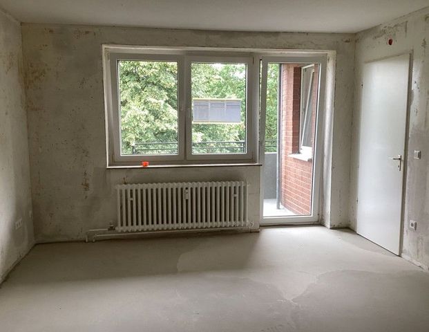 Großzügige 3-Zimmer-Wohnung mit Balkon (WBS) - Foto 1
