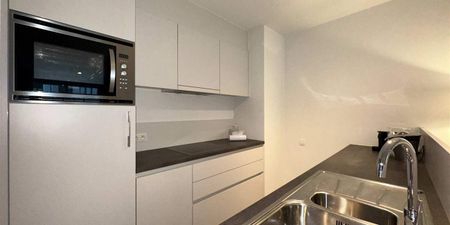 Appartement te huur in Antwerpen voor € 965 met 2 slaapkamers - Photo 3