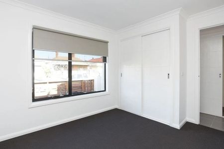 Secluded Modern Living in the Heart of Brunswick - Photo 2