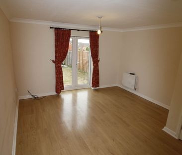4 Bed Terraced House, Murray Close, NG5 - Photo 1