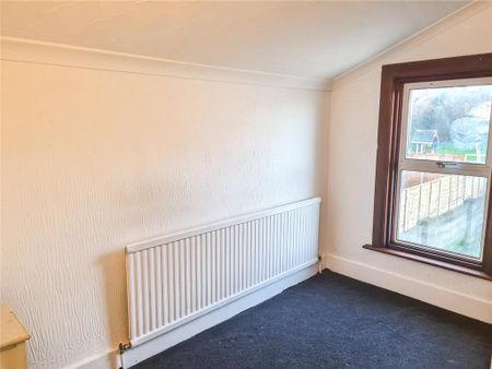 4 bedroom terraced house to rent - Photo 4