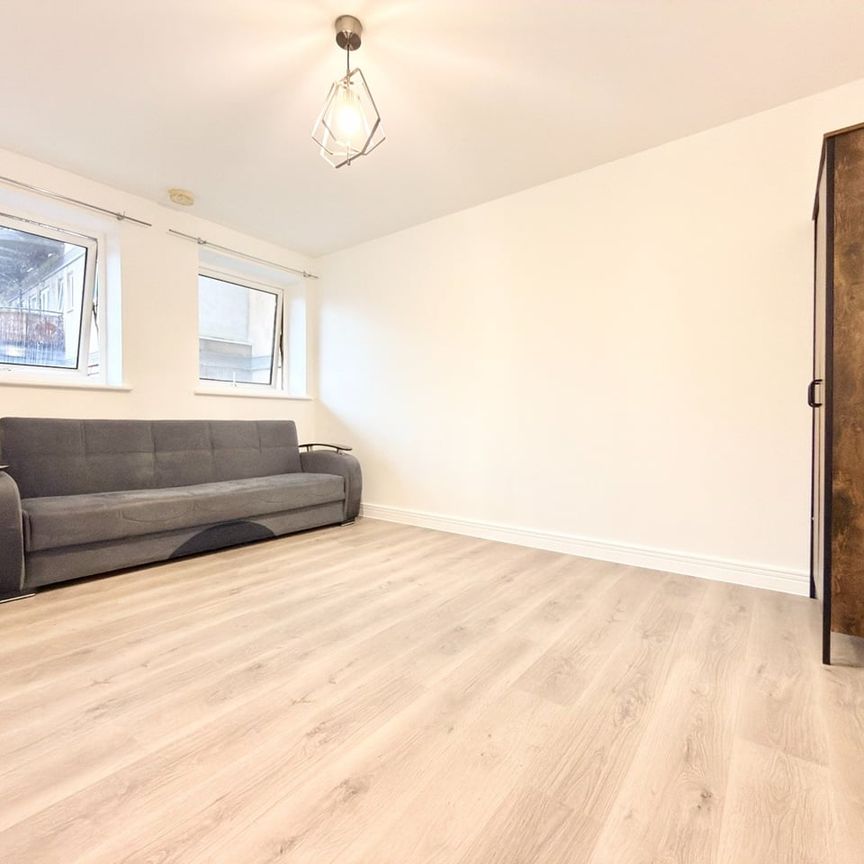 1 Bed Flat, Central House, E15 - Photo 1