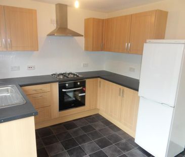 2 bedroom terraced house to rent - Photo 3