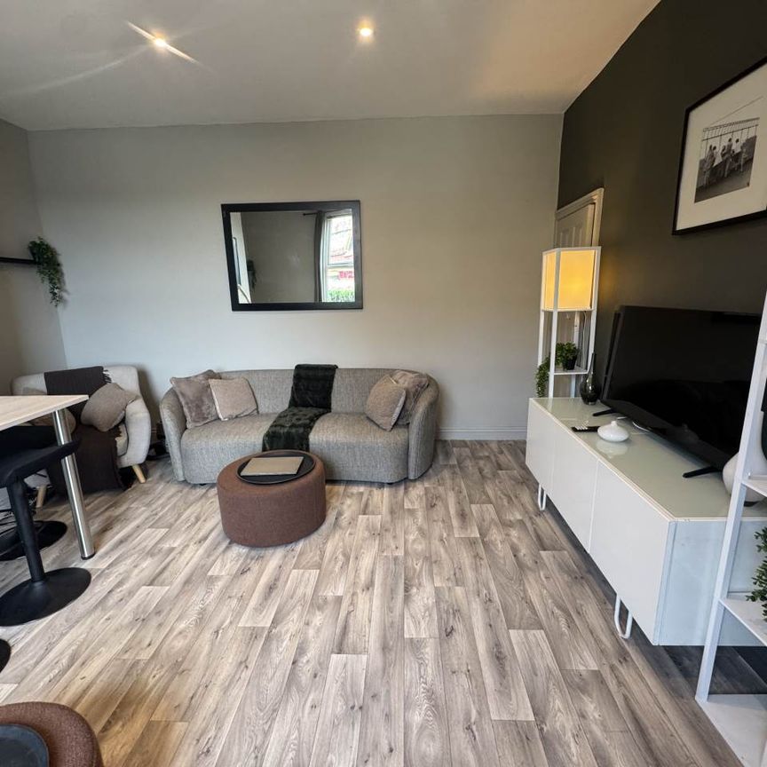 Haddon Avenue (Room 1), Burley, Leeds - Photo 1