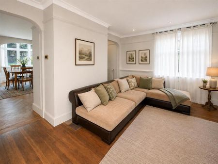 5 bedroom detached house to rent - Photo 3