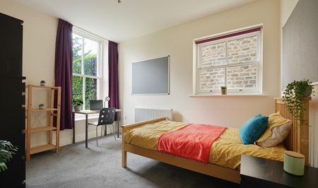 Immaculate 6 Bedroom Apartment in Broomhall! - Photo 4