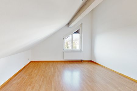 Heimelige Dachwohnung mit Cheminée - Foto 2