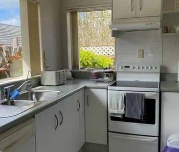 Gardeners delight in a sought after location - Photo 3