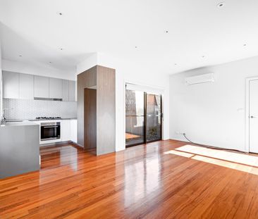 1/2 Myrtle Grove, Preston VIC 3072 - Photo 6