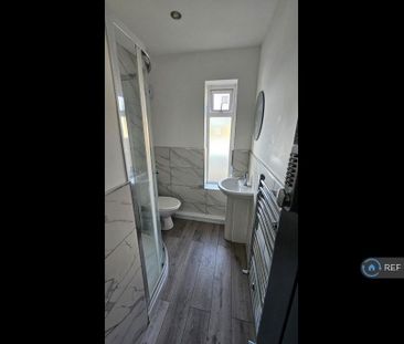 1 bedroom in a house share to rent - Photo 6