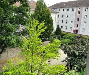 *RICHTIG SCHICK MIT GROßEM SONNEN-BALKON, EBK UND LAMINAT* - Photo 2