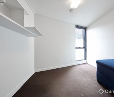 FURNISHED STUDIO - PERFECT LOCATION - Photo 5