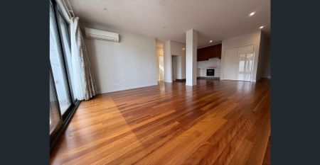 Exceptionally Spacious Modern Apartment with Storage Near Tunstall Square - Photo 2
