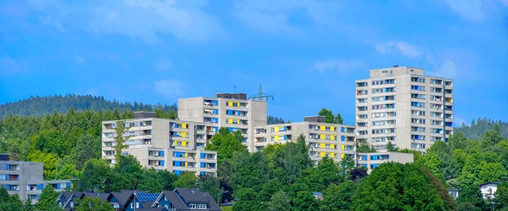 Ab sofort frei! Gut geschnittene 3-Zimmer-Wohnung mit Balkon in Kreuztal - Photo 1
