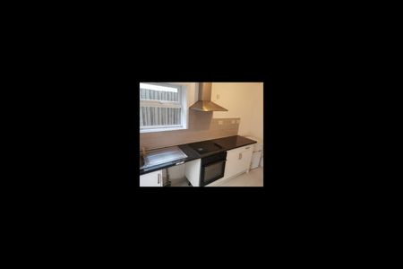 Studio Flat, St Andrews Rd, W3 - Photo 3