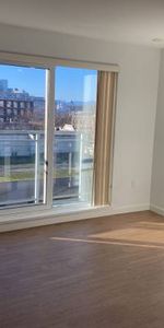 Gorgeous Studio apartment- beautiful view of Vancouver - Photo 3