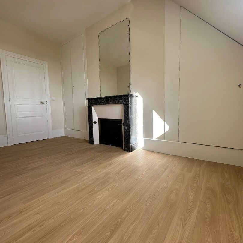 Location Appartement 4 pièces 101m² - Photo 1