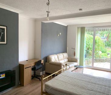 4 Bed Semi-Detached House, Mackie Avenue, BS34 - Photo 3