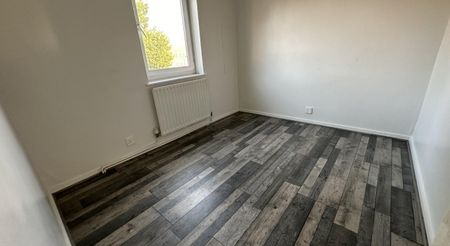 3 Bed Terraced House, Ambleside Close, E9 - Photo 3