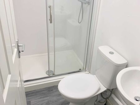 6 Bedroom Student House available in Kensington, Liverpool! Academic Year 23/24 - Photo 4