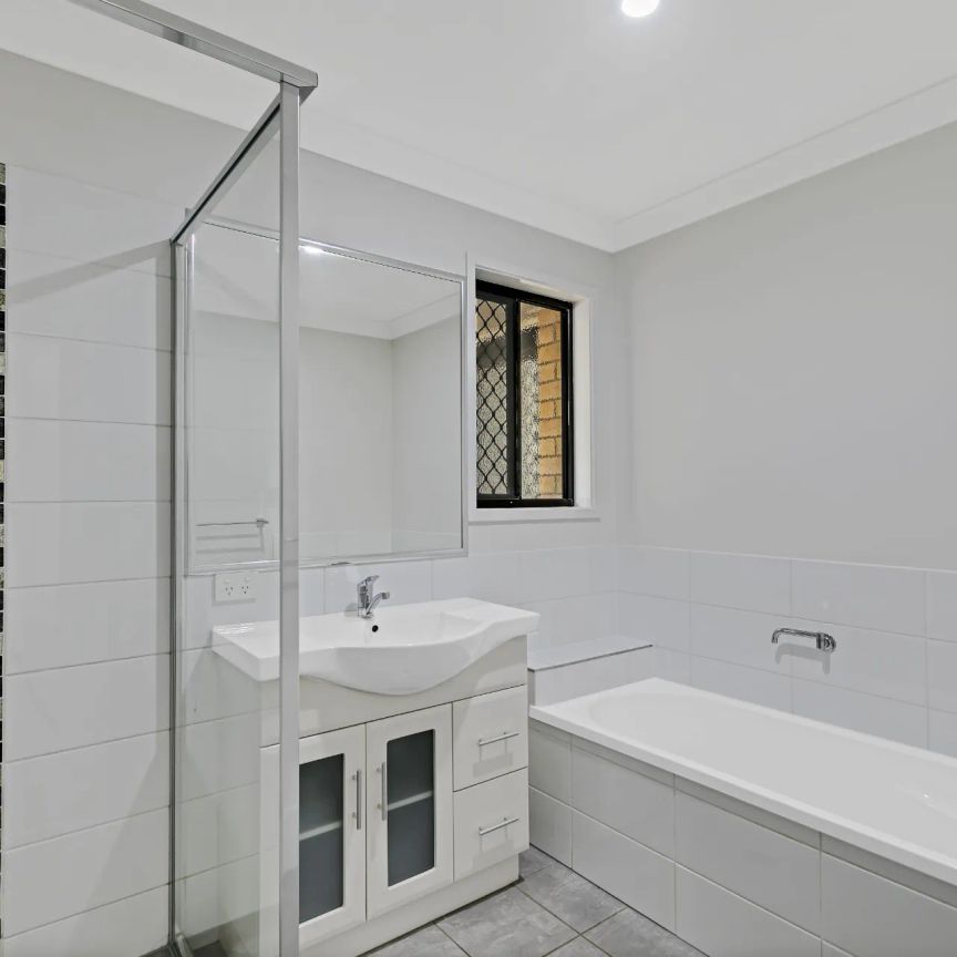 Beautifully Renovated 4-Bedroom Home in Central Maroochydore - Photo 1