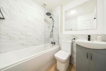 Cumberland Place, SE6, London - Photo 5