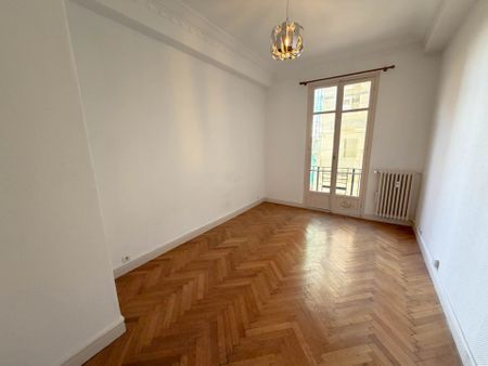Location Appartement 2 pièces 45m² NICE 06000 - Photo 5